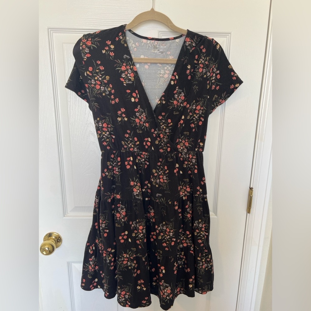 No Boundaries Black Floral Print Short Sleeve Dress Women’s Size L (11–13)